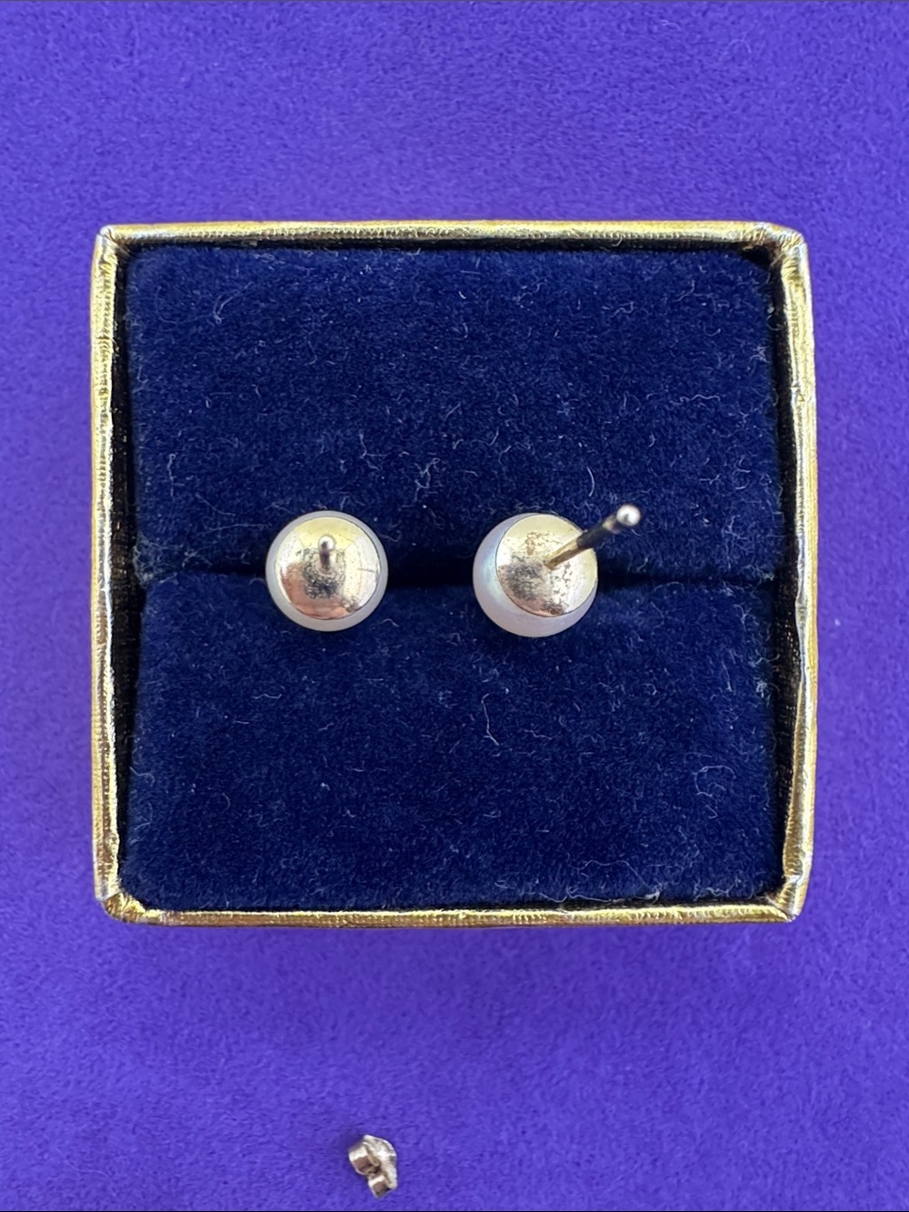 💛 Classic 14k Gold White Pearl Stud Earrings | Timeless Elegance - Picture 4 of 4
